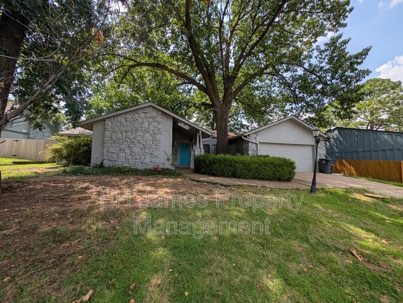 Foto principal - 8220 S College Ave