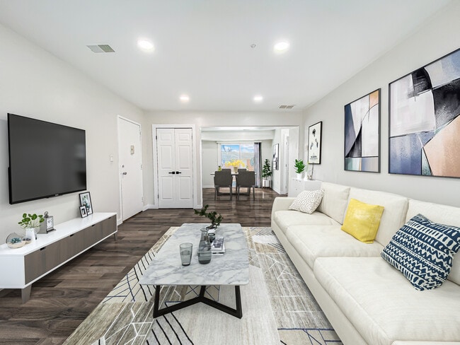 Family Room - The Crossings at Limestone Apartments