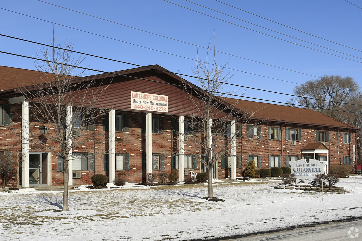 Building Photo - Lakeshore Colonial Apartments