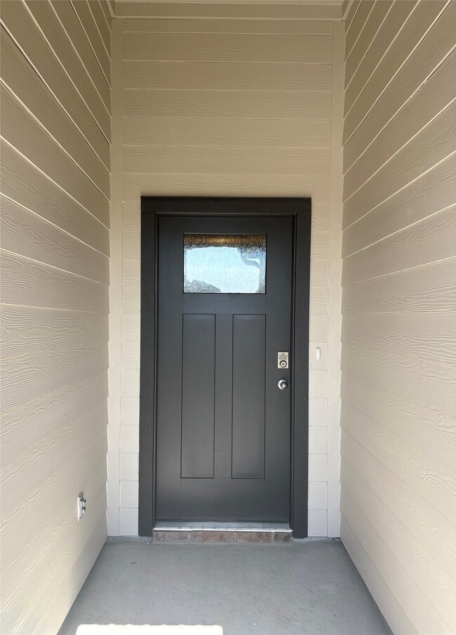 Building Photo - 31114 Royal Acres Ct