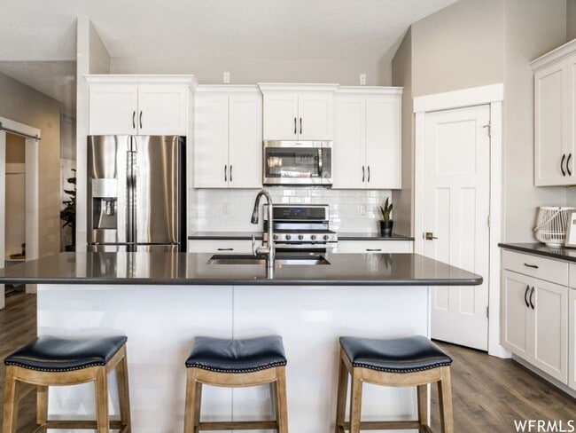 Building Photo - Amazing Six Bedroom Home, Draper, 3200 sq ...