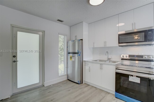 Foto del edificio - 1335 NE 5th St