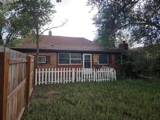 Building Photo - 2423 E Saint Vrain St