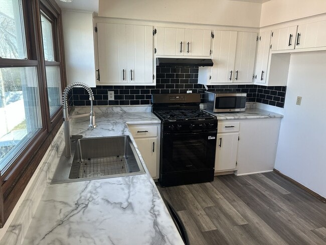 Building Photo - 4356-4358 S. Iowa Ave