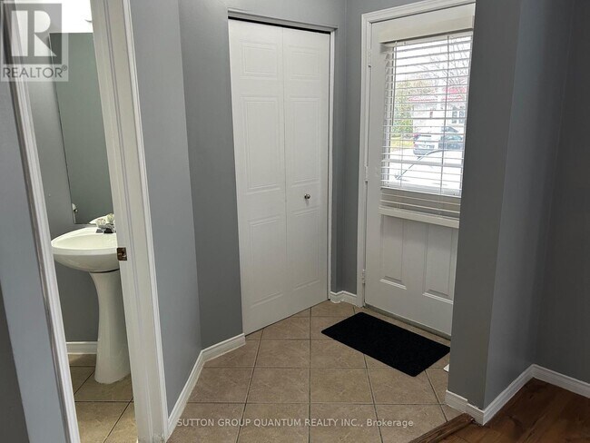 Photo du bâtiment - 987 Prosperity Ct