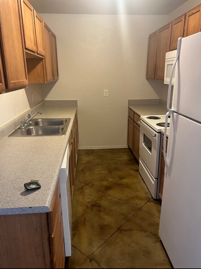 Foto del edificio - 7704 Downe Dr