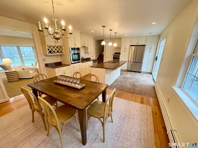 Building Photo - 84 Renee Dr