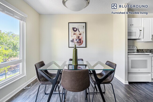 Foto del edificio - 1510 Oak Creek Dr
