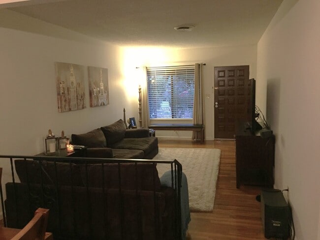 Building Photo - 4909 Orchid Way