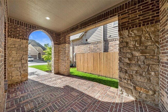 Building Photo - 2815 Delmar Terrace Dr