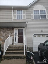 Building Photo - 5 Mindy Dr