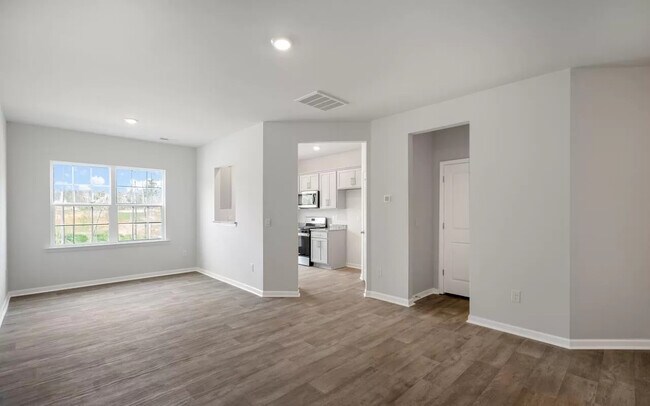 Building Photo - 411 David Hill Dr