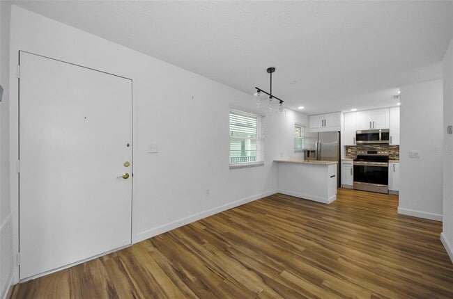 Building Photo - 2700 Bayshore Blvd
