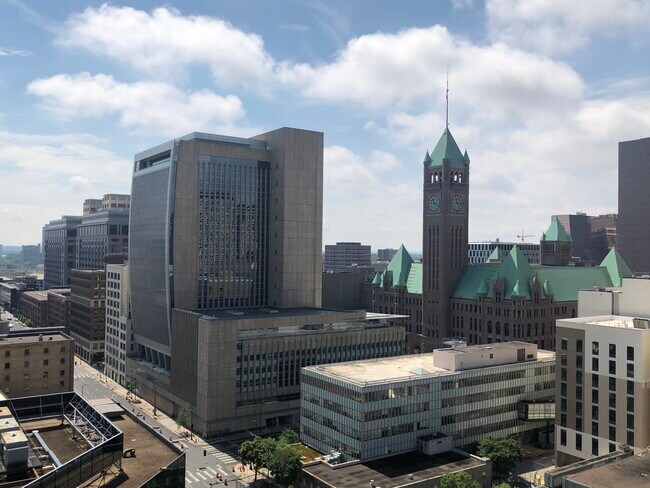Foto del edificio - 121 Washington Ave S
