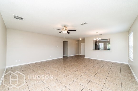 Building Photo - Move In By October 15th - GET $500 OFF 1ST...