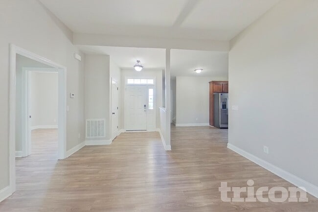 Building Photo - 11 Sedge Ct