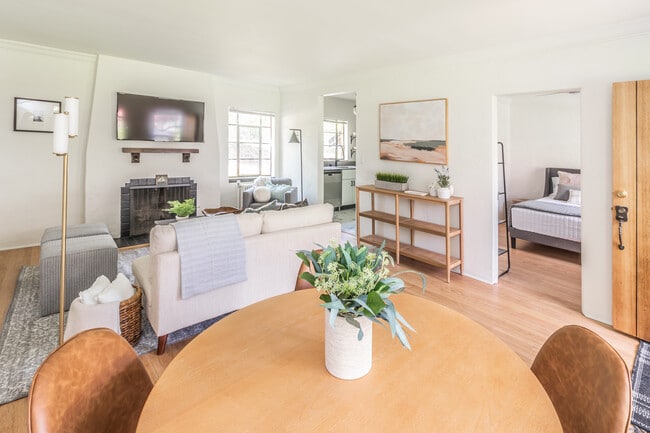 Building Photo - Robinwood Apartments