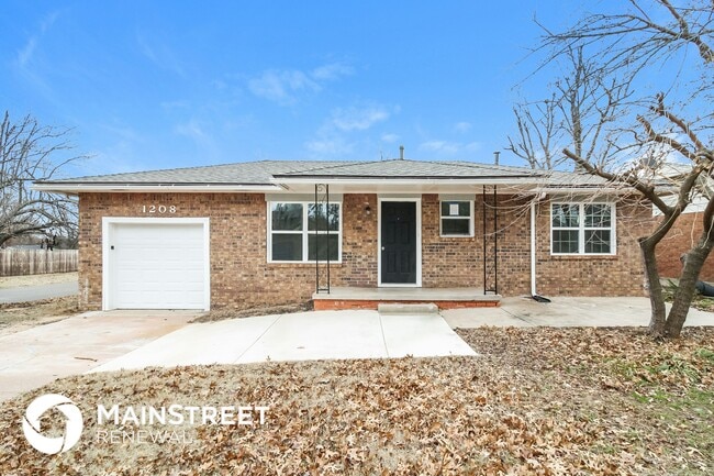 Building Photo - 1208 Tim Holt Dr