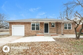 Building Photo - 1208 Tim Holt Dr