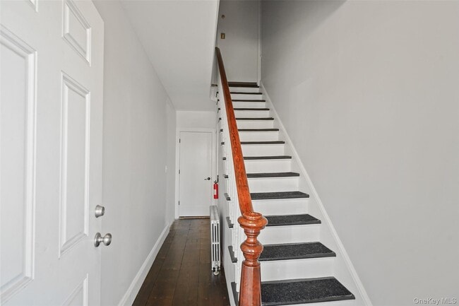 Building Photo - 352 Willett Ave