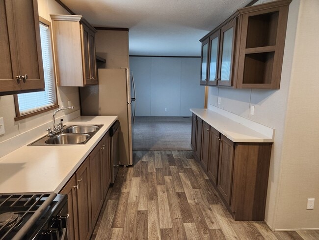 Building Photo - 543 Iowa