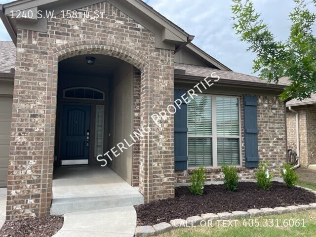Building Photo - 1240 SW 158th St