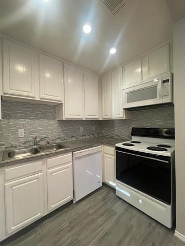 Foto del edificio - 307 E Mitchell St