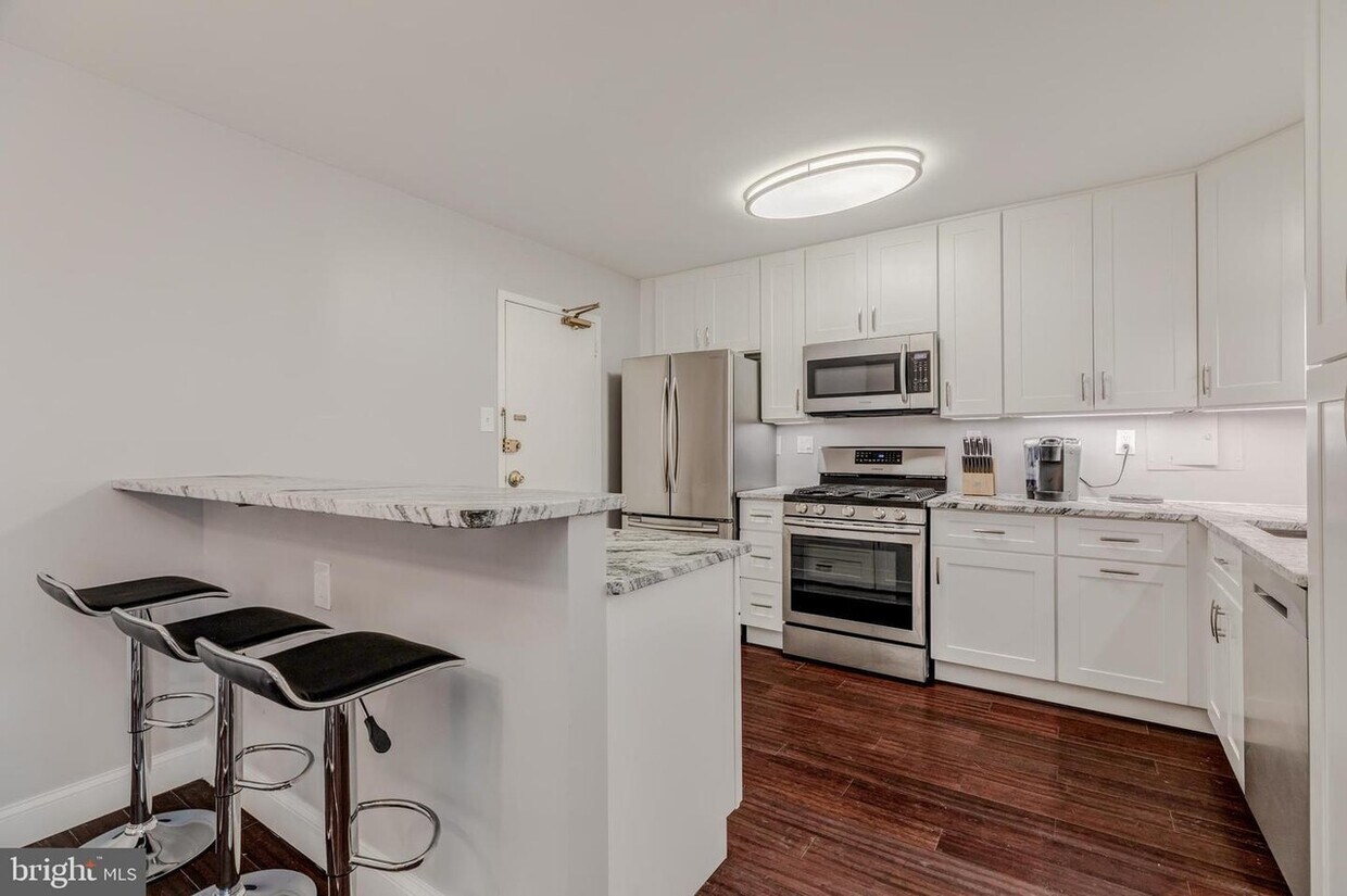 1300 Army Navy Dr Unit 803, Arlington, VA 22202 Condo for Rent in