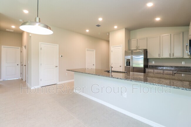 Building Photo - 600 Mercado Ct