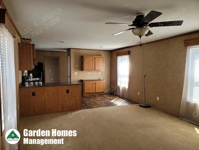 Foto del edificio - 31 Mapledale Acres