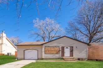 Building Photo - 6635 College Ave