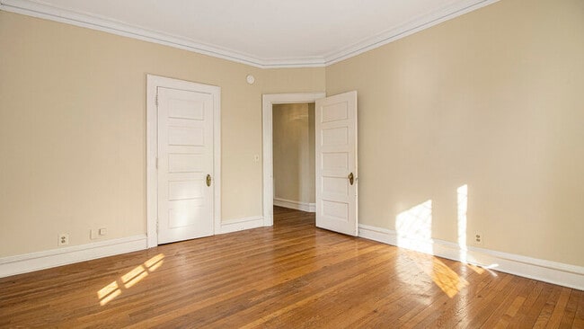 Building Photo - 441 Madison Ave SE