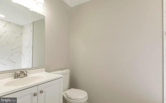 Foto del edificio - 405 Quail Rd