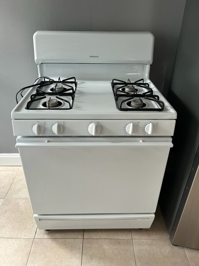 Stove - 425 Blue Hill Avenue
