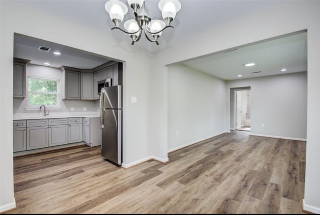 Building Photo - 4008 Vaughn Street