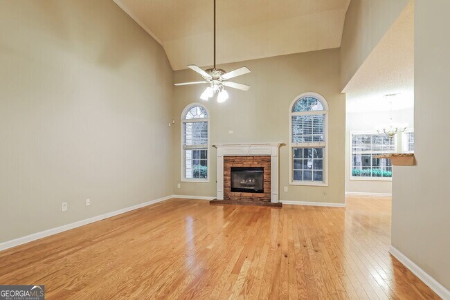 Building Photo - 329 Westhill Dr