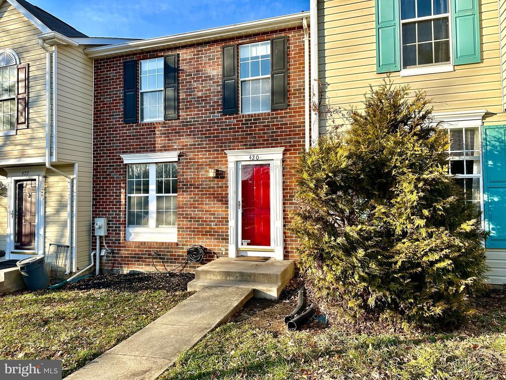 Primary Photo - 420 Ashton Ln