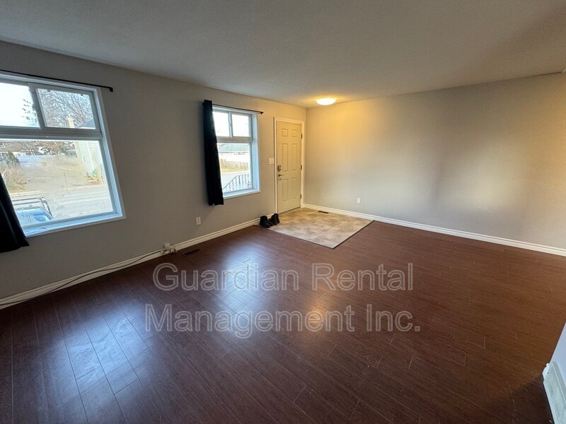 Photo principale - 1522 Walsh St E