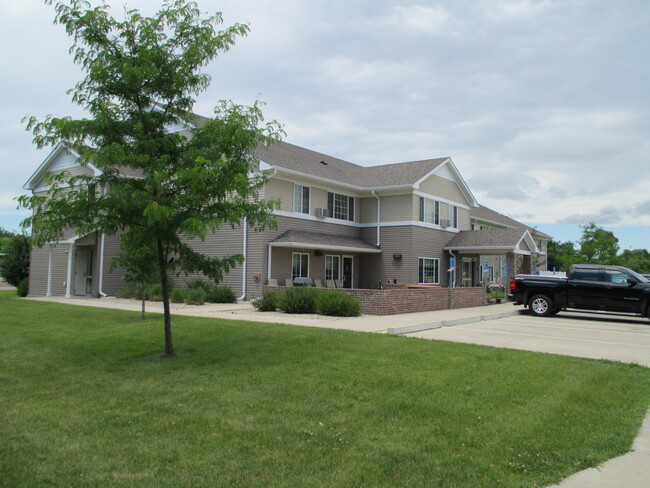 Buffalo Ridge Exterior - Buffalo Ridge Apartments