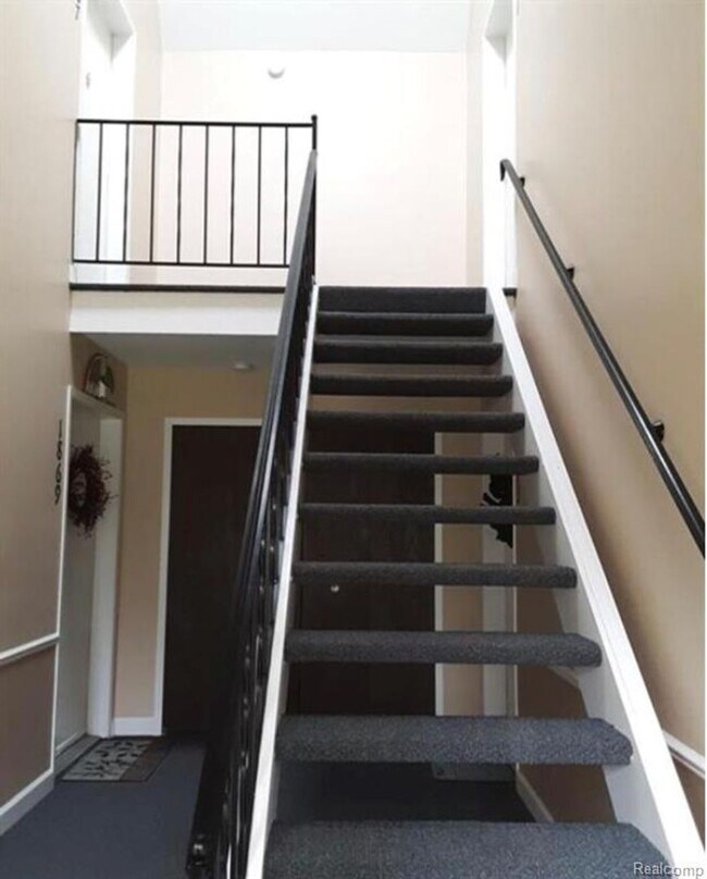 Foto del edificio - Beautiful Condo in Rochester Hills