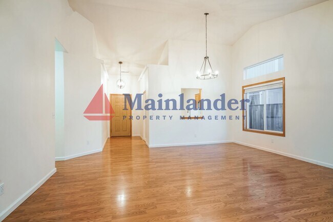 Building Photo - **$300 OFF THE FIRST FULL MONTH'S RENT** This Immaculate Single Level Ranch Home is a Must See!