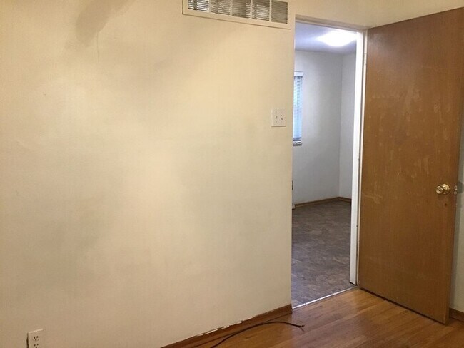 Foto del edificio - 3751 Kosciusko St