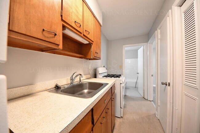 Building Photo - 4408 S 1st St