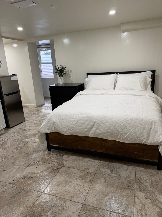 Foto del edificio - 24671 Parklawn St