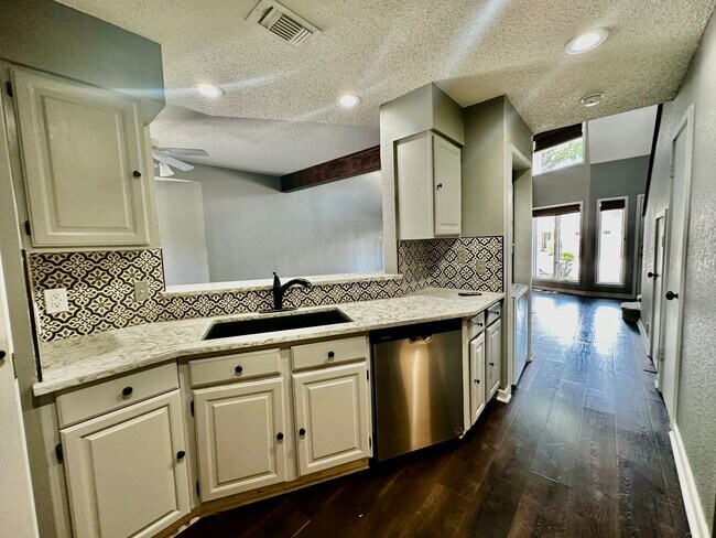 Foto del edificio - 1 Bedroom Townhome at Quinlans Crossing