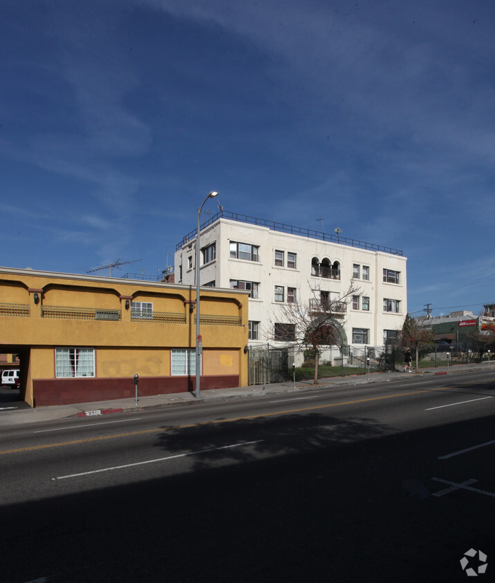 Building Photo - Navarro Apartments