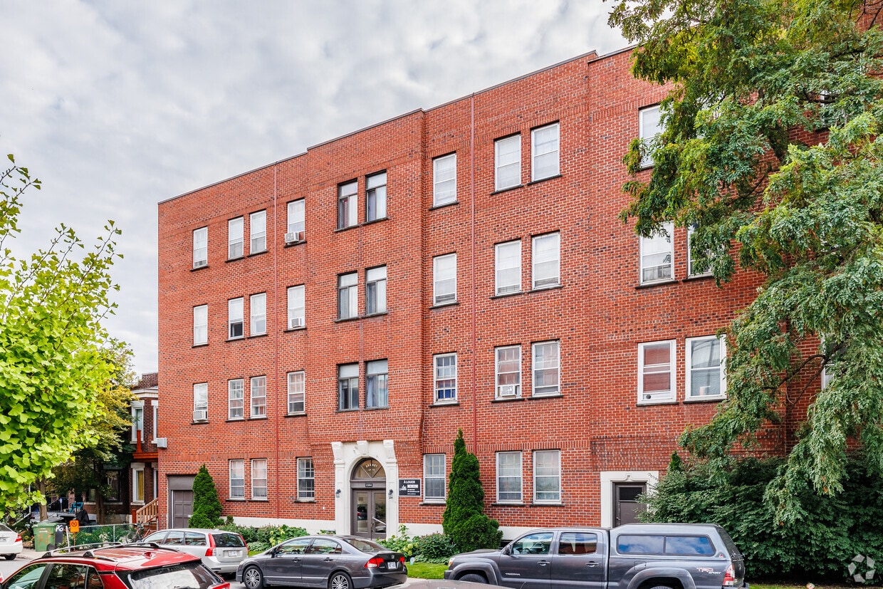 Photo du bâtiment - 6156 Sherbrooke