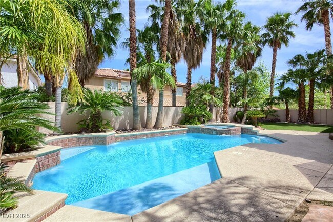 Foto del edificio - 8732 Castle Ridge Ave