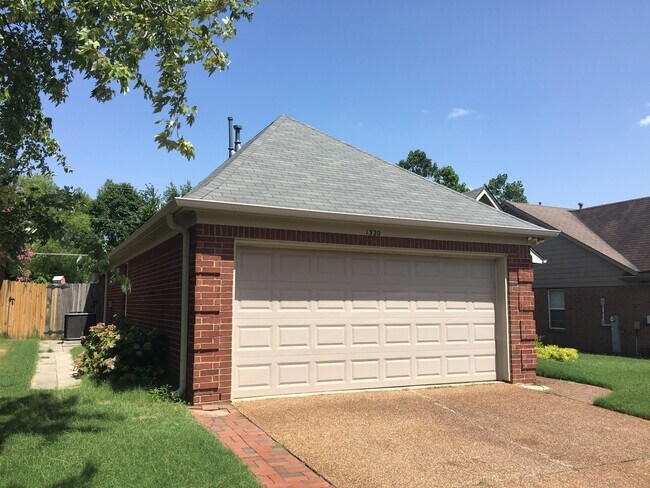 Foto del edificio - Perfect 3br/2ba Cordova home offering gorg...