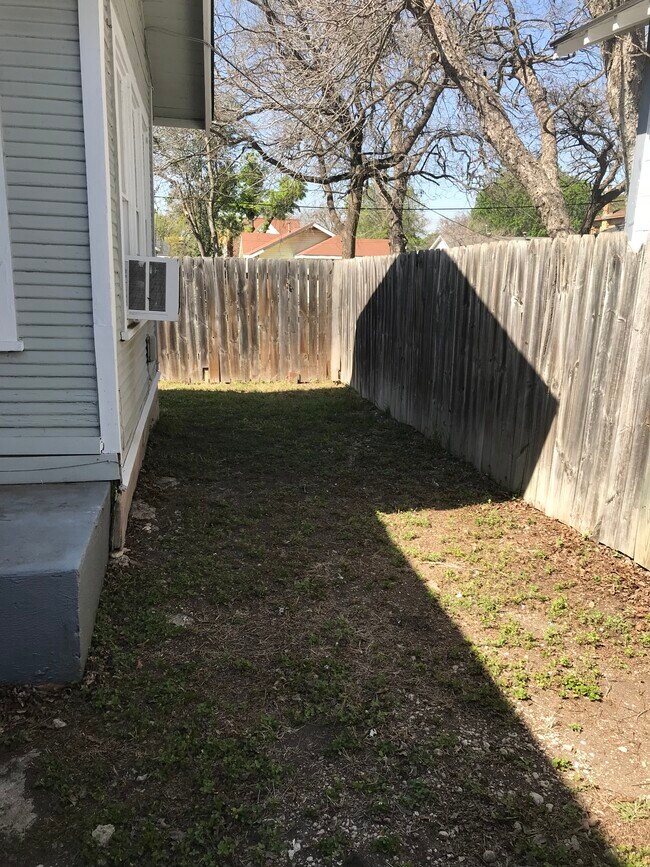 Side yard - 1813 McKinley Ave
